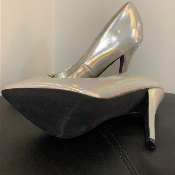 NWOT holographic club couture shoes size 8 - Picture 2 of 2